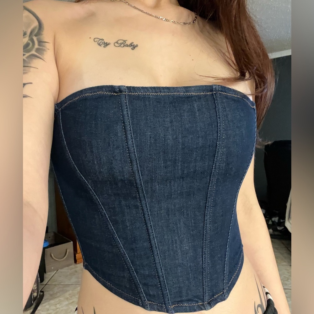 Super cute cropped jean corset style top